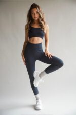 Seamless Ribbed Legging in Midnight Blue - Sillvela